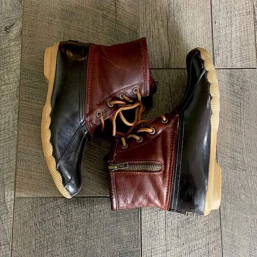 Women’s Sperry Top-Sider Leather and Rubber Saltwater Duck Boots. Size 6.